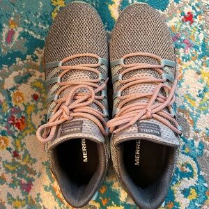 Merrell size 10 W NEW almost